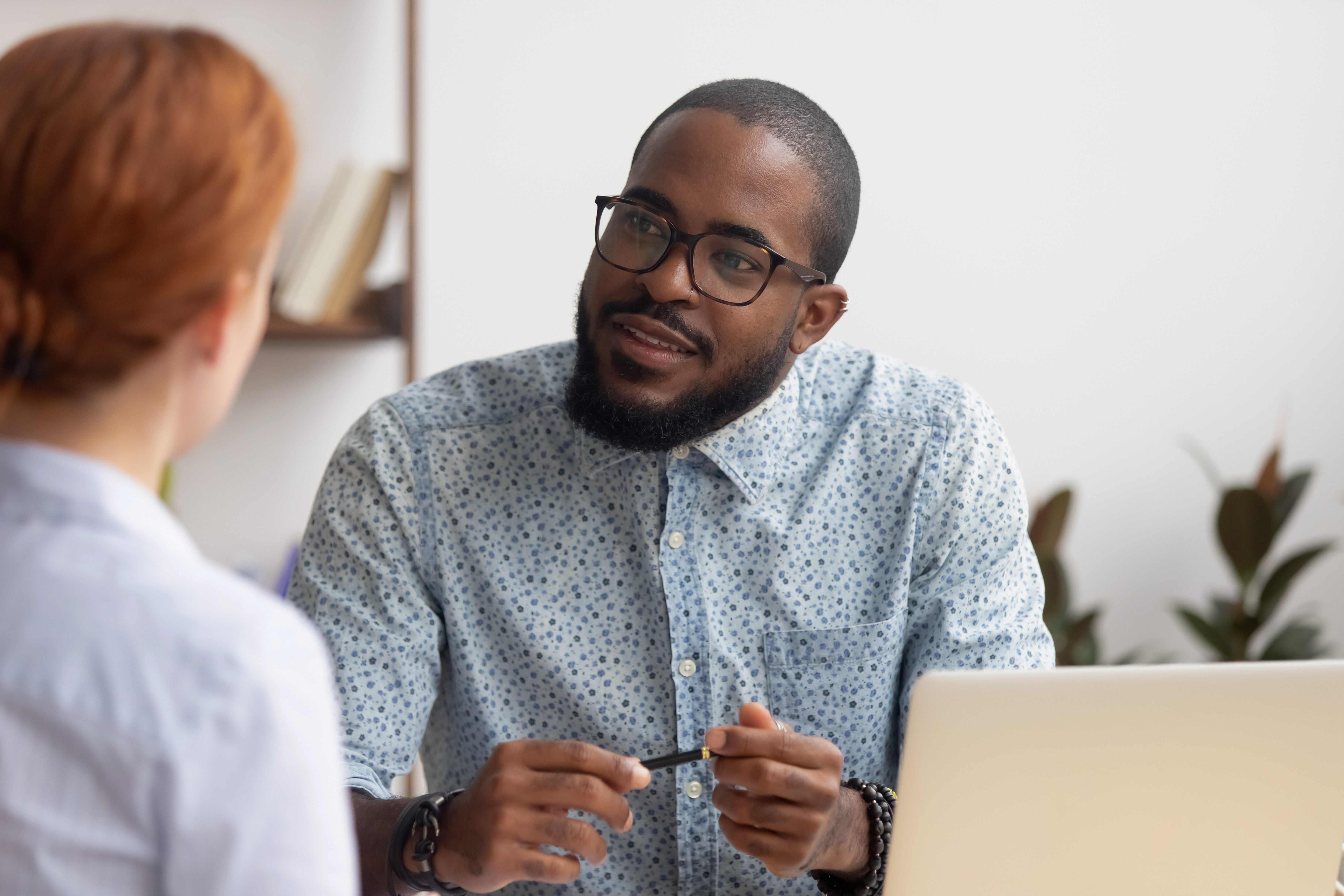 HR professional having a conversation with colleague